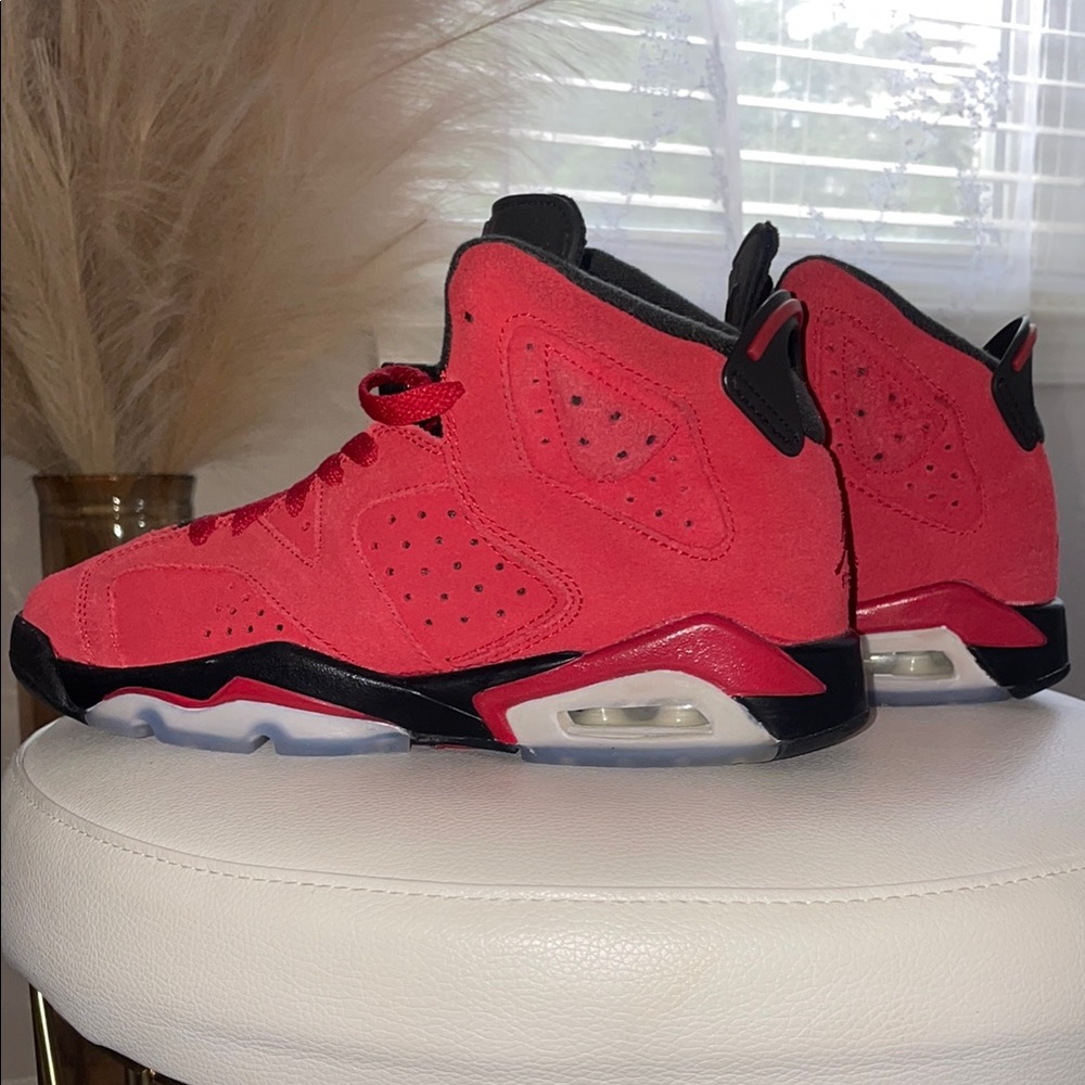 Air Jordan 6 Retro 'Toro Bravo' - Picture 2 of 6